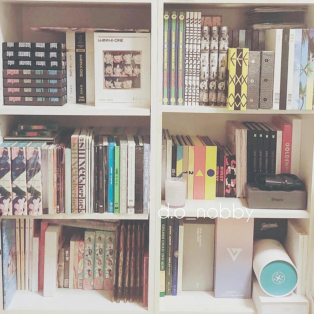 Коллекция альбомов бтс. Кей поп альбомы. Канцелярия exo. Альбом крор. Кей поп альбомы.