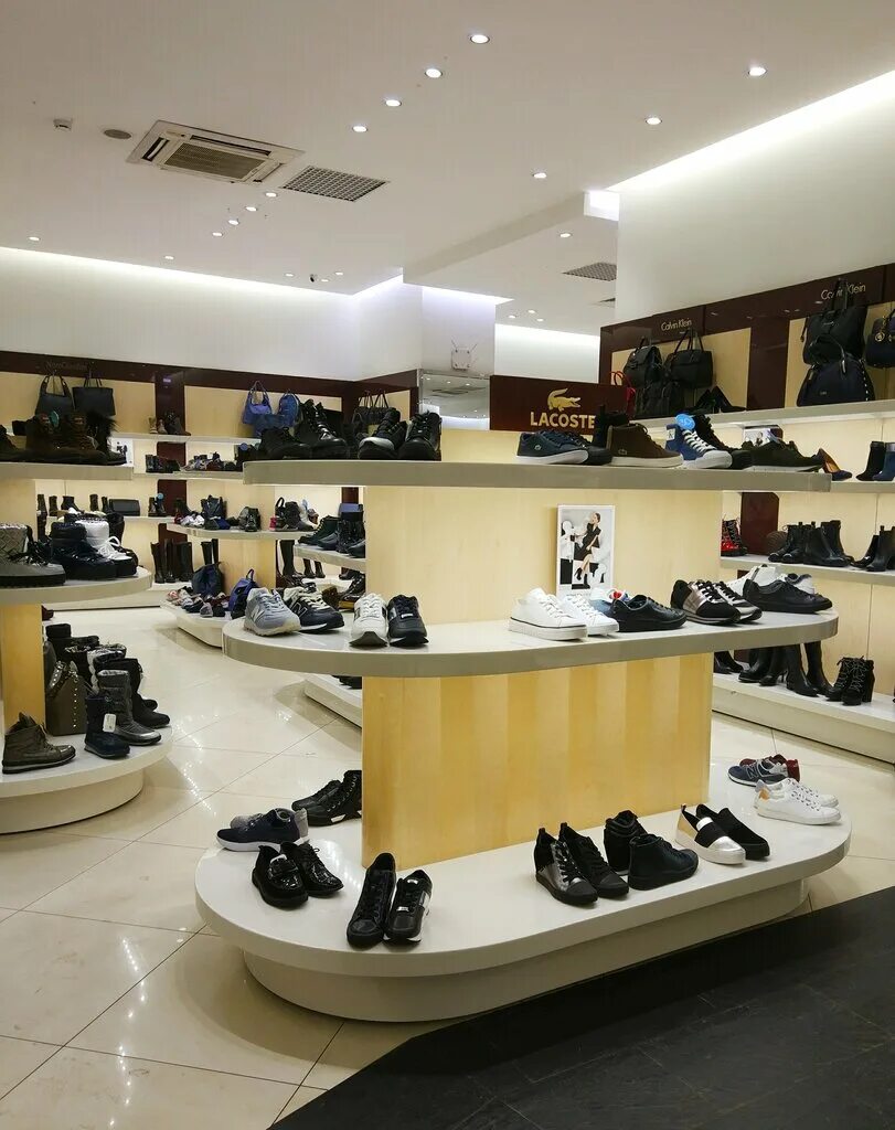 Первый магазин рандеву. Рандеву. Магазин обуви. Рандеву магазин обуви. Обувные магазины в Москве.
