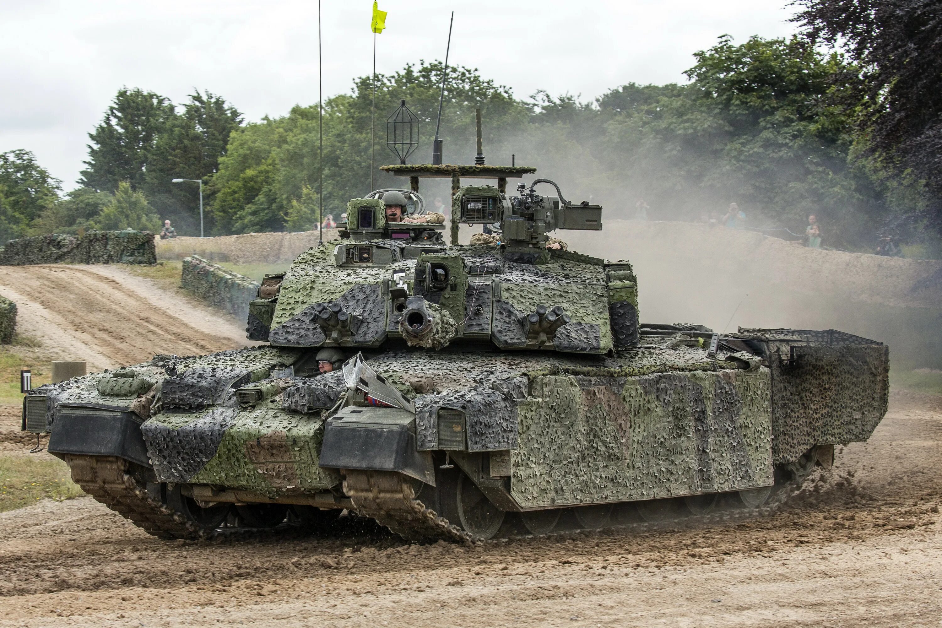 Автомобиль танк страна производитель. Challenger 2. Fv4034 Challenger 2. Британский танк Челленджер 2. Танк Челленджер 2 (Challenger 2).