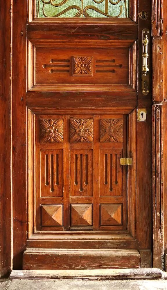 Двери в стиле модерн. Дворец усадьбы быково. Двери усадьба. Двери усадьба. Старинная дверь.