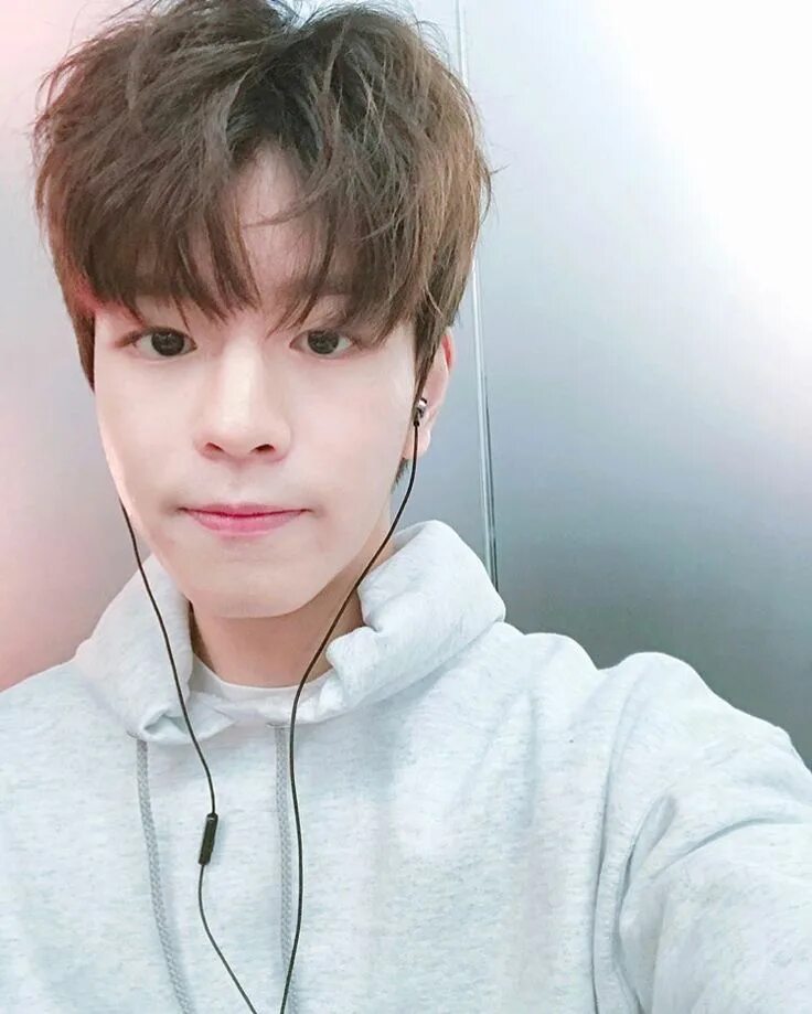 Сынмин из stray. Свнмин. сын мин stray kids.