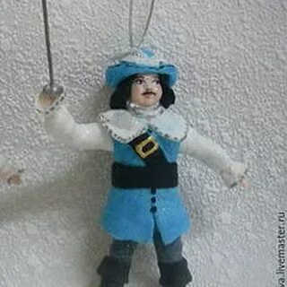 Елочная игрушка мушкетер