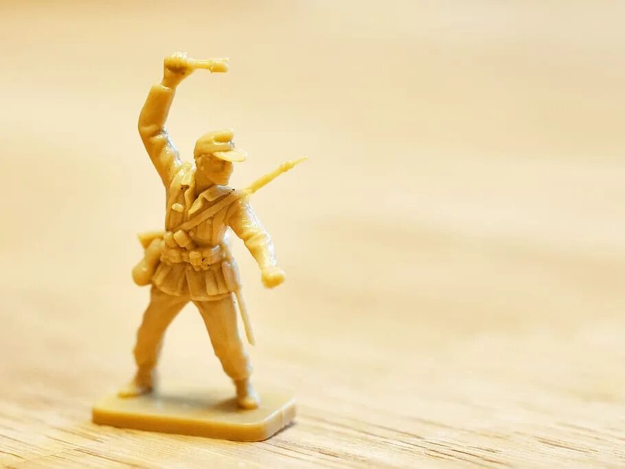 Желтые солдатики. Toy Soldier картинка. Солдатики хоккеисты. Bee Toys солдатики. Toy soldier near