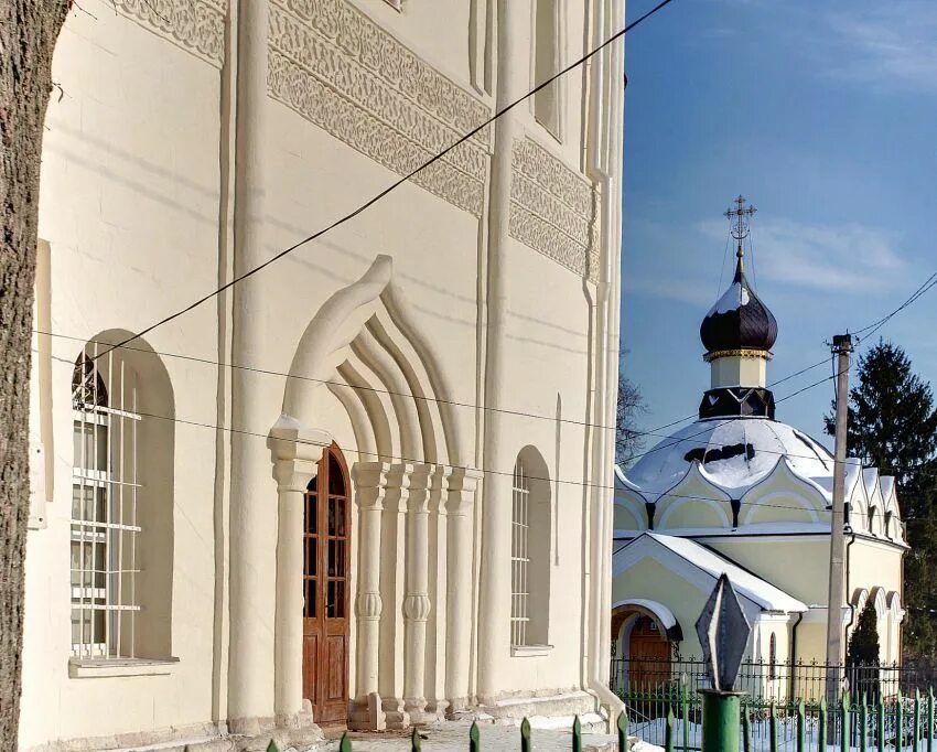 Храм успения на городке в звенигороде. Собор успения пресвятой богородицы звенигород. церковь успения пресвятой богородицы на городке звенигород. успенский собор в звенигороде. успенский собор на городке в звенигороде.
