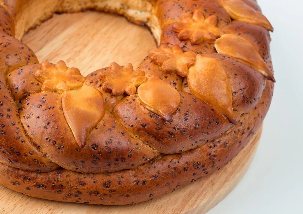 Калач выпечка. Рождественский сдобный калач. Русские калачи. Калач выпечка. Крендель сдобный.