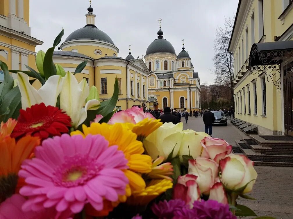 Московский ставропигиальный женский монастырь. Монастырь Матроны в Москве. Матрона Московская Покровский монастырь. Храм Покровский монастырь Матрона Московская. Покровский ставропигиальный женский монастырь Москва.