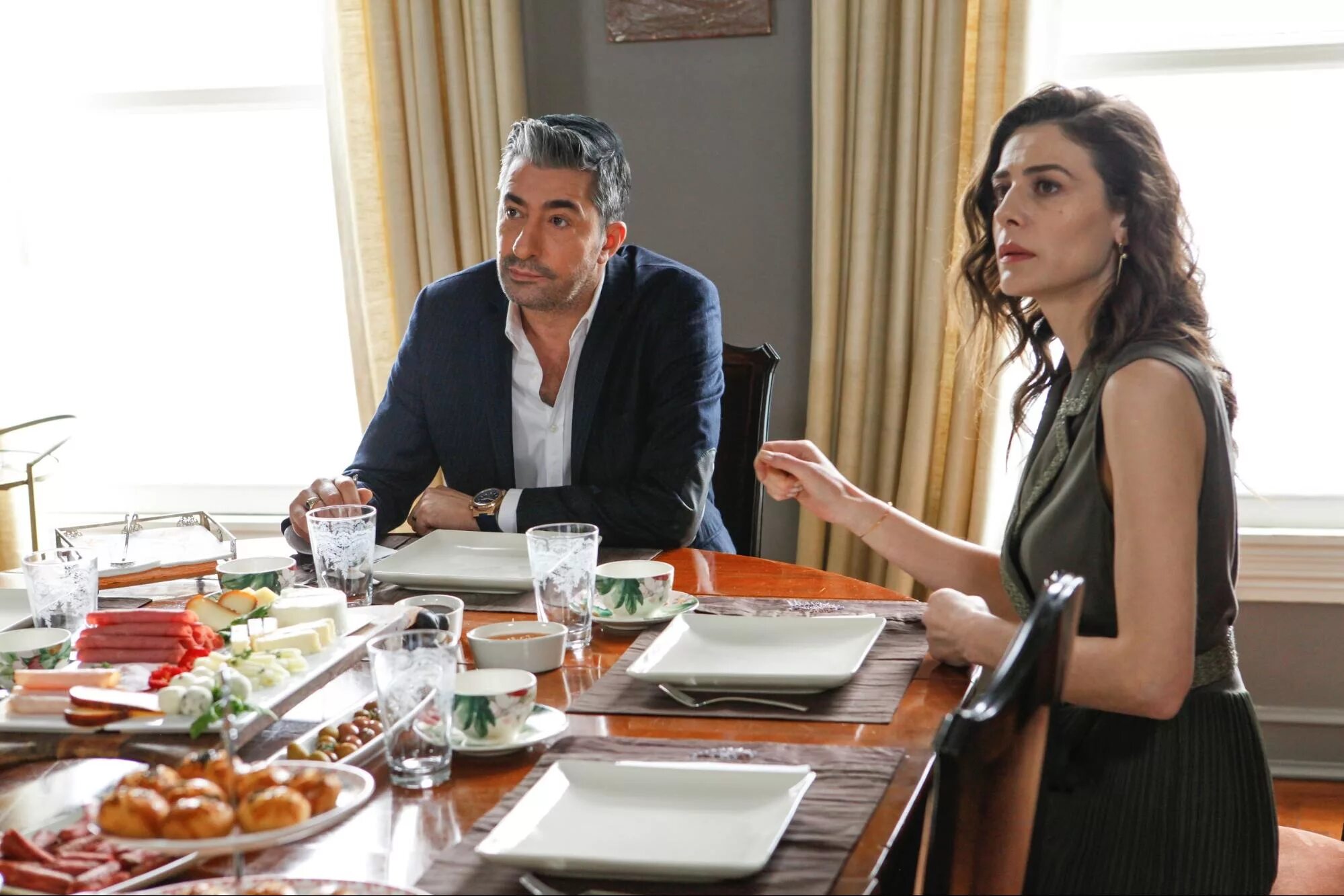 Ворон кузгун турецкий. Алеф кенан имирзалыоглу. Сериал турки номер 309. Возвращение домой сериал. Бурджу бириджик ворон.