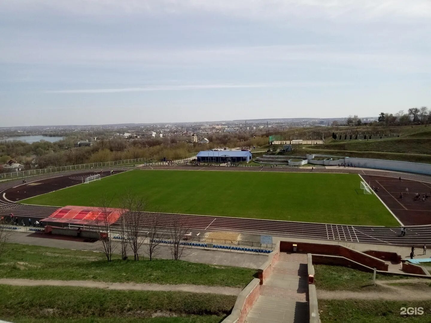 Стадион Белгород. Стадион технолога в Белгороде. Стадион 60 лет октября Белгород. Обстрел стадиона Белгород стадион. Стадион октябрьский