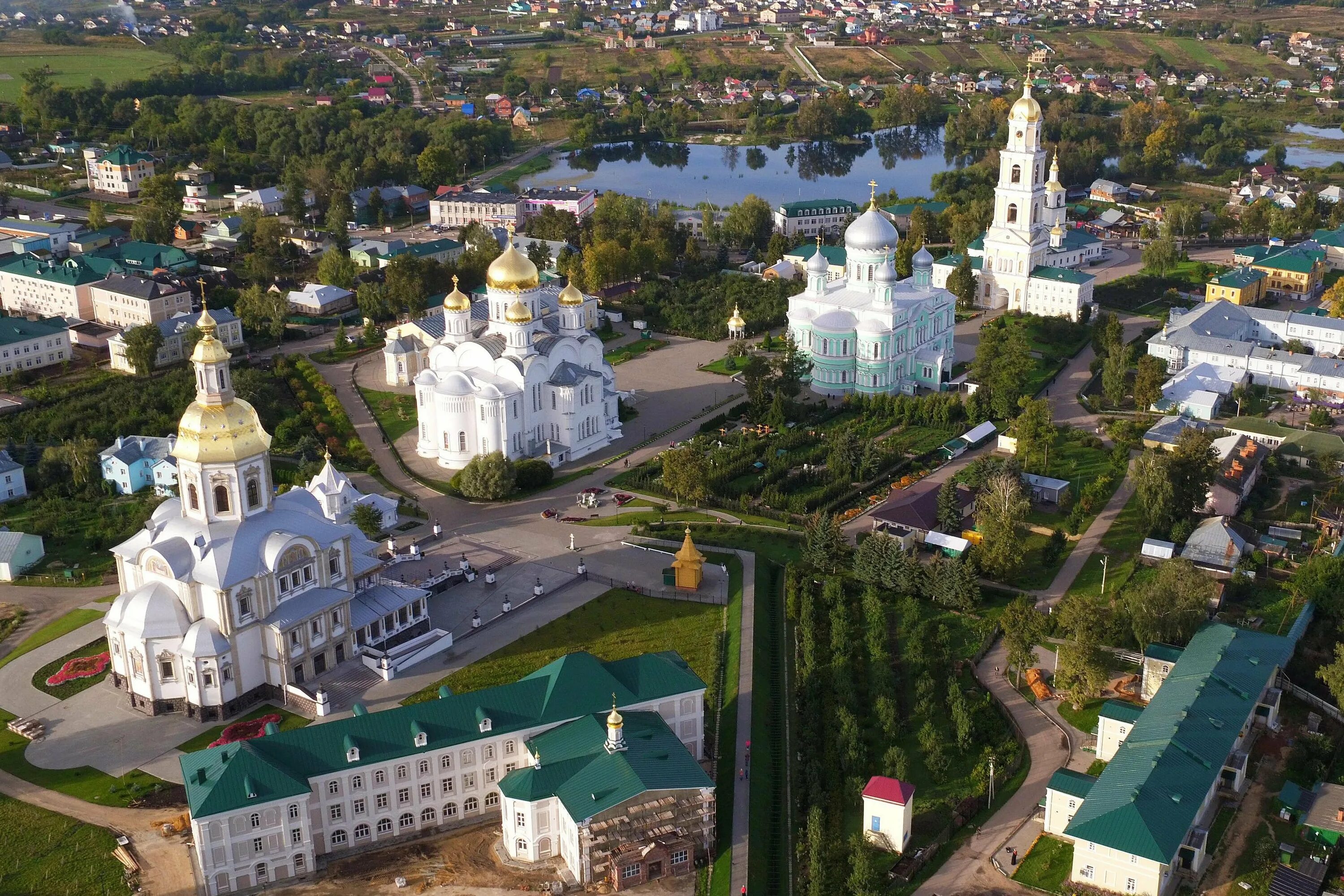 Дивеево сколько от нижнего. Свято Троицкий Дивеевский монастырь. Нижний Новгород Серафимо-Дивеевский монастырь. Дивеево. Серафимо-Дивеевский Троицкий монастырь.. Дивеево Нижегородская область монастырь.