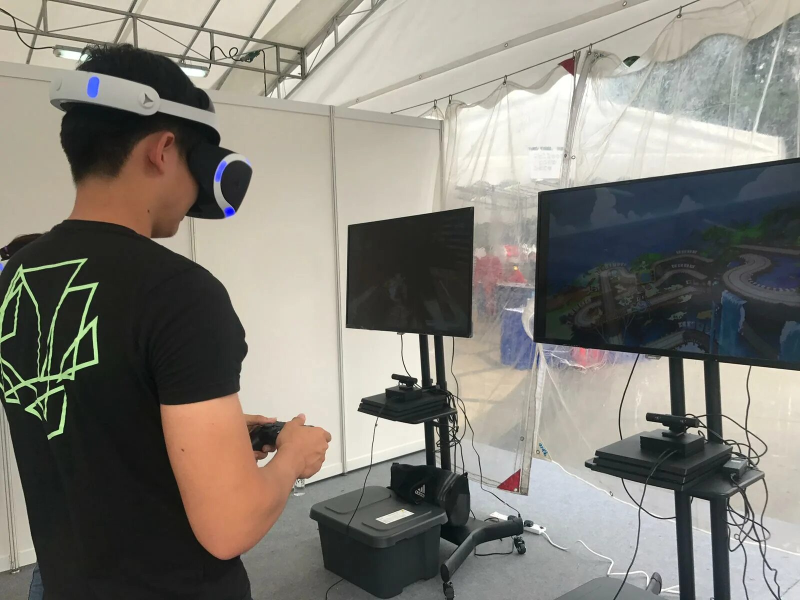 Vr по сети. VR станция. VR event. VR Station, Казахстан, Уральск. Playing VR Console.