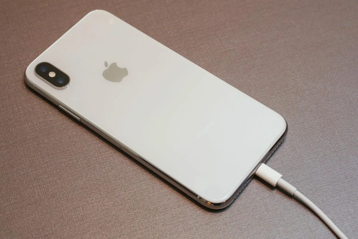 Iphone 13 зарядка. Iphone 10 зарядка. Apple iphone Charger. Фаст чардж зарядка айфон.