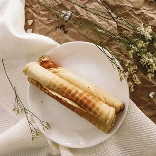Вафельные трубочки с кремом