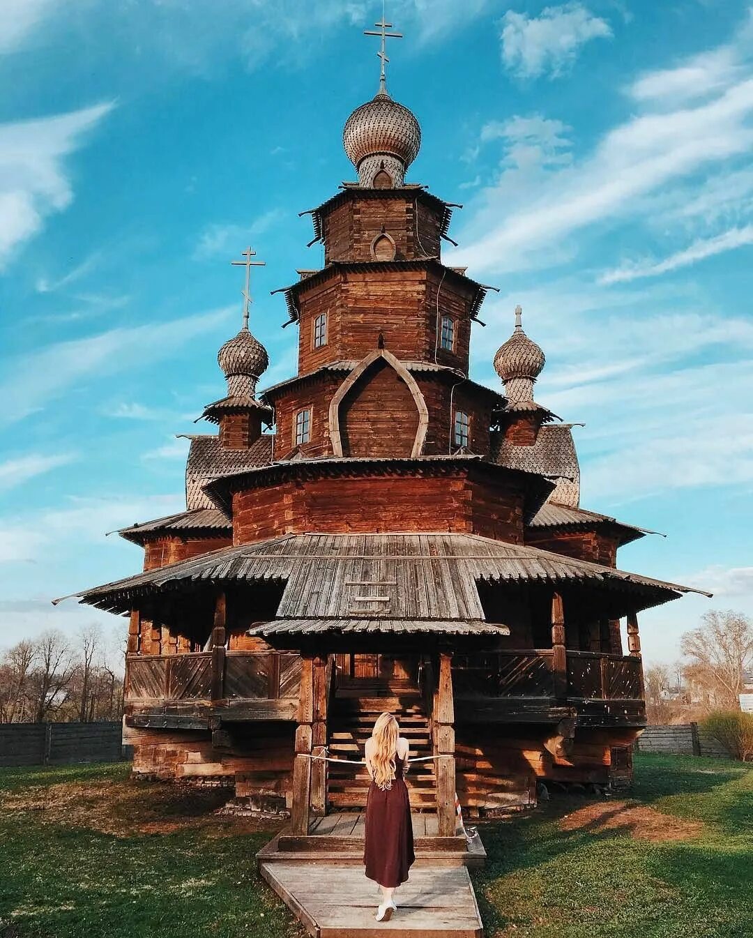 В каком городе находится деревянного зодчества. Музей деревянного зодчества в Суздале. Узей деревянного зодчества в Суздале. Музей деревянного зодчества в Суздале Церковь. Музей деревянного зодчества в Суздале 2023.