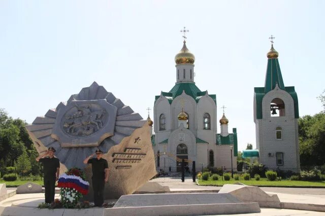 Знаменск область. Храм Александра Невского Знаменск. Знаменск Церковь Александра Невского. Город Знаменск Астраханская область. Храм г Знаменск Астраханской области.