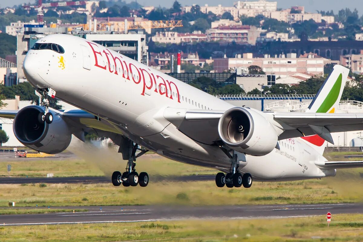 Ethiopian Airlines a350. Эфиопия Аирлинес Боинг 787. Ethiopian Airlines самолеты. Боинг 787 8 эфиопские авиалинии.