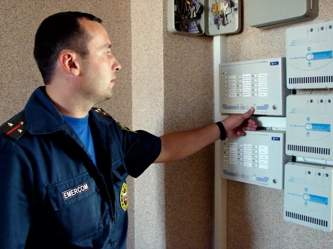Техники опс. Сигнализация МЧС. Монтаж пожарной сигнализации. Техническое обслуживание пожарной сигнализации. Пожарная сигнализация на объекте.