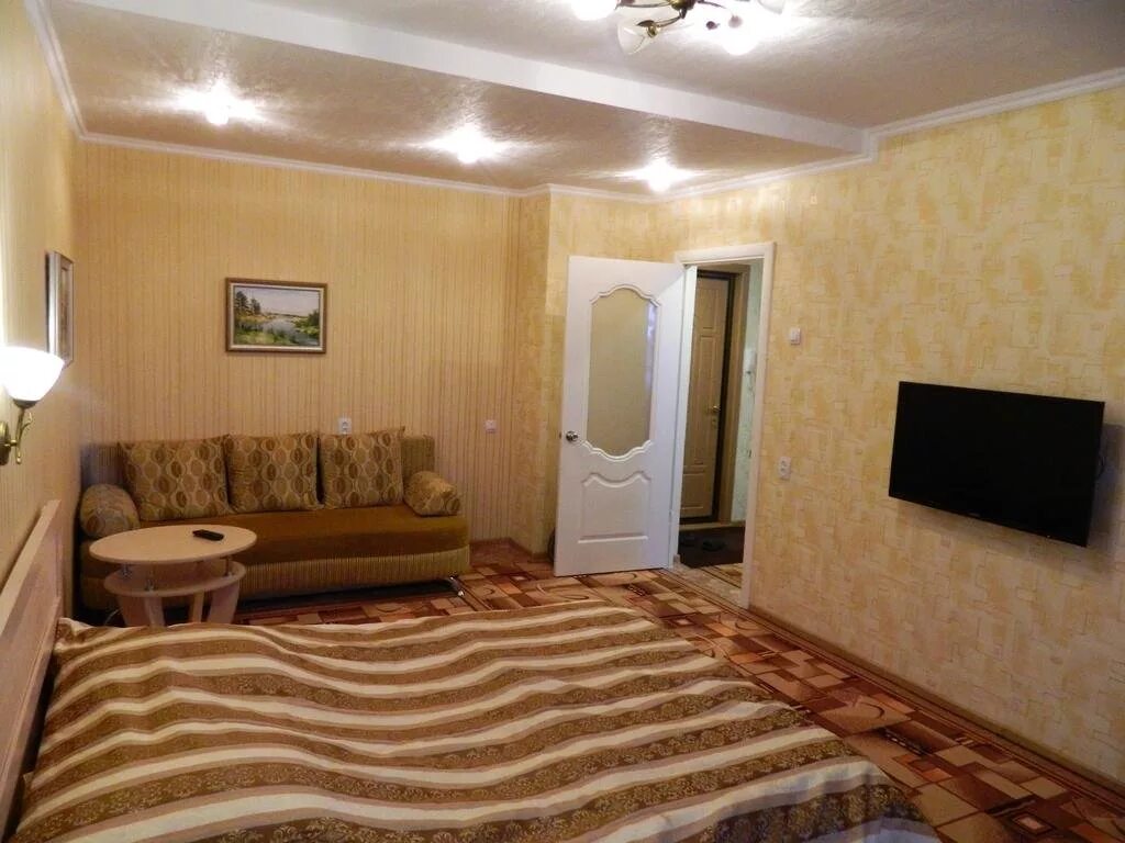 Авито нижнекамск купить 1 комнатную. Нижнекаменск квартира. Нижнекамск, улица Шинников 11 апартаменты Закирова. Однокомнатную квартиру в Нижнекамске. Апартаменты на Шинников в Нижнекамске.