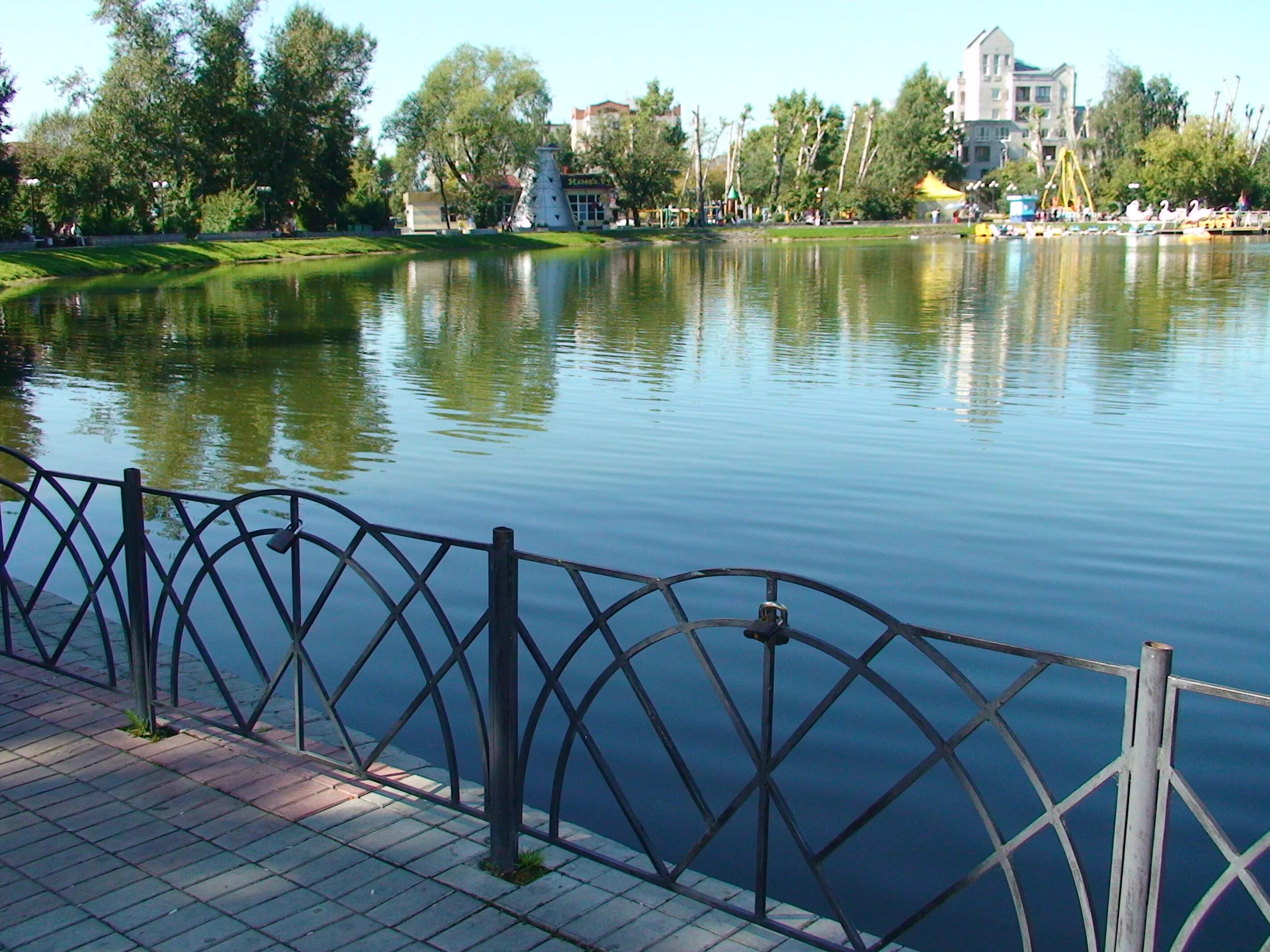 белое озеро томск триумфальная арка. белое озеро в г. нефтехимовское озеро томск. белое озеро томск парк. озера томска.