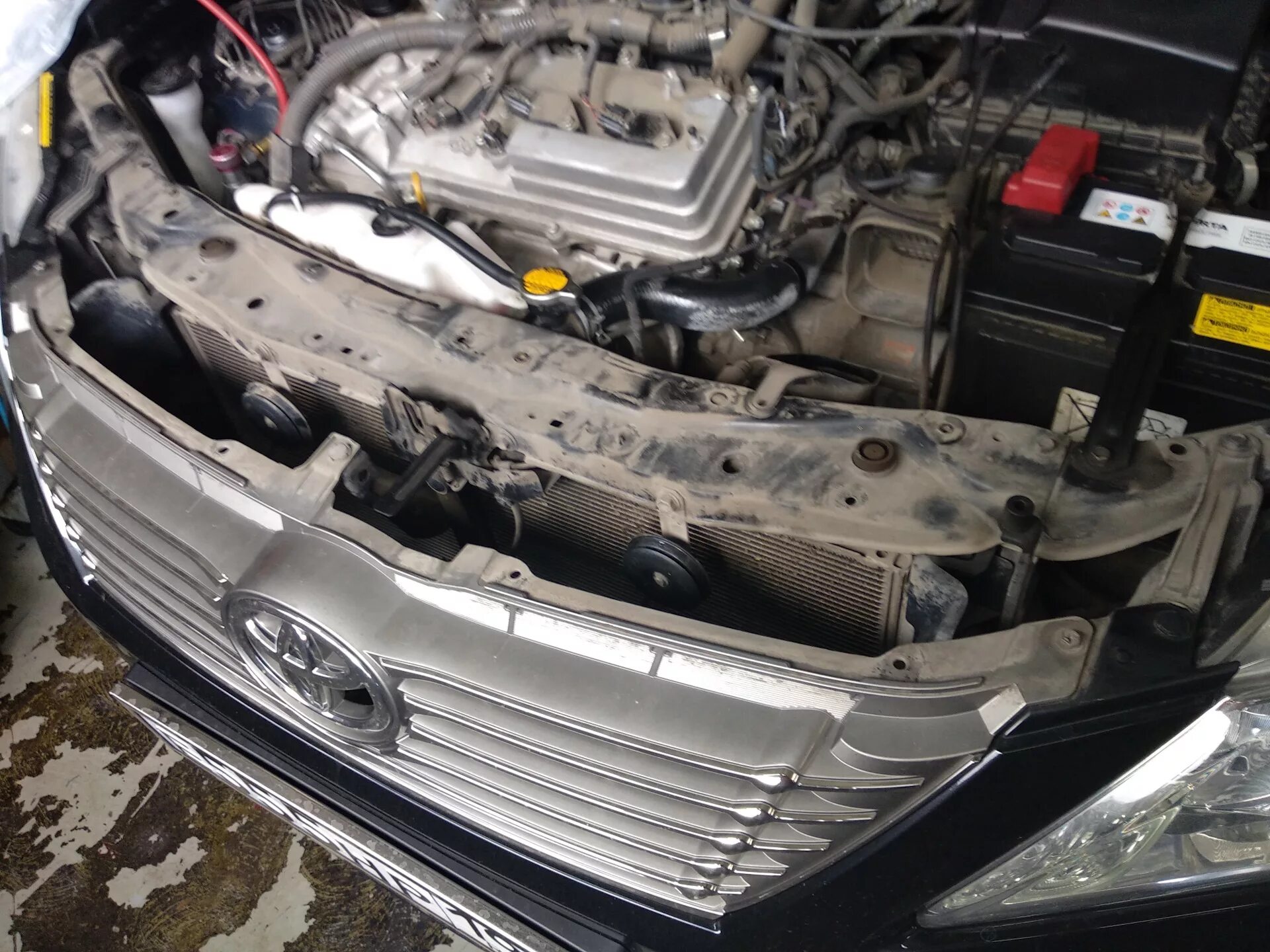 Как снять радиатор камри 40 Замена радиатора Toyota Camry (XV30), 2,4 л, 2005 года своими руками DRIVE2