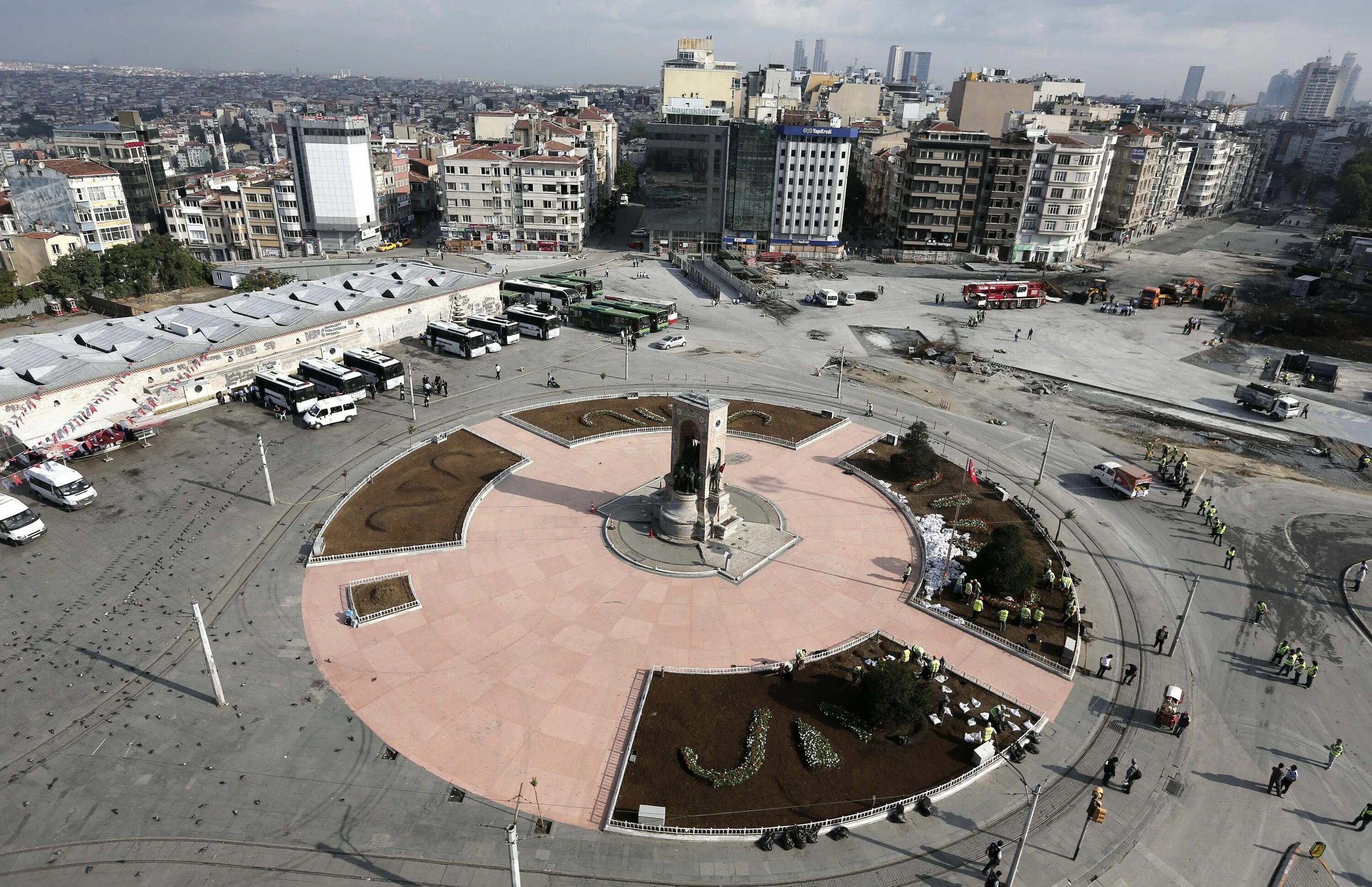 Таксим парк. Площадь таксим в стамбуле фото. Парк таксим гези. Таксим парк. Таксим парк.