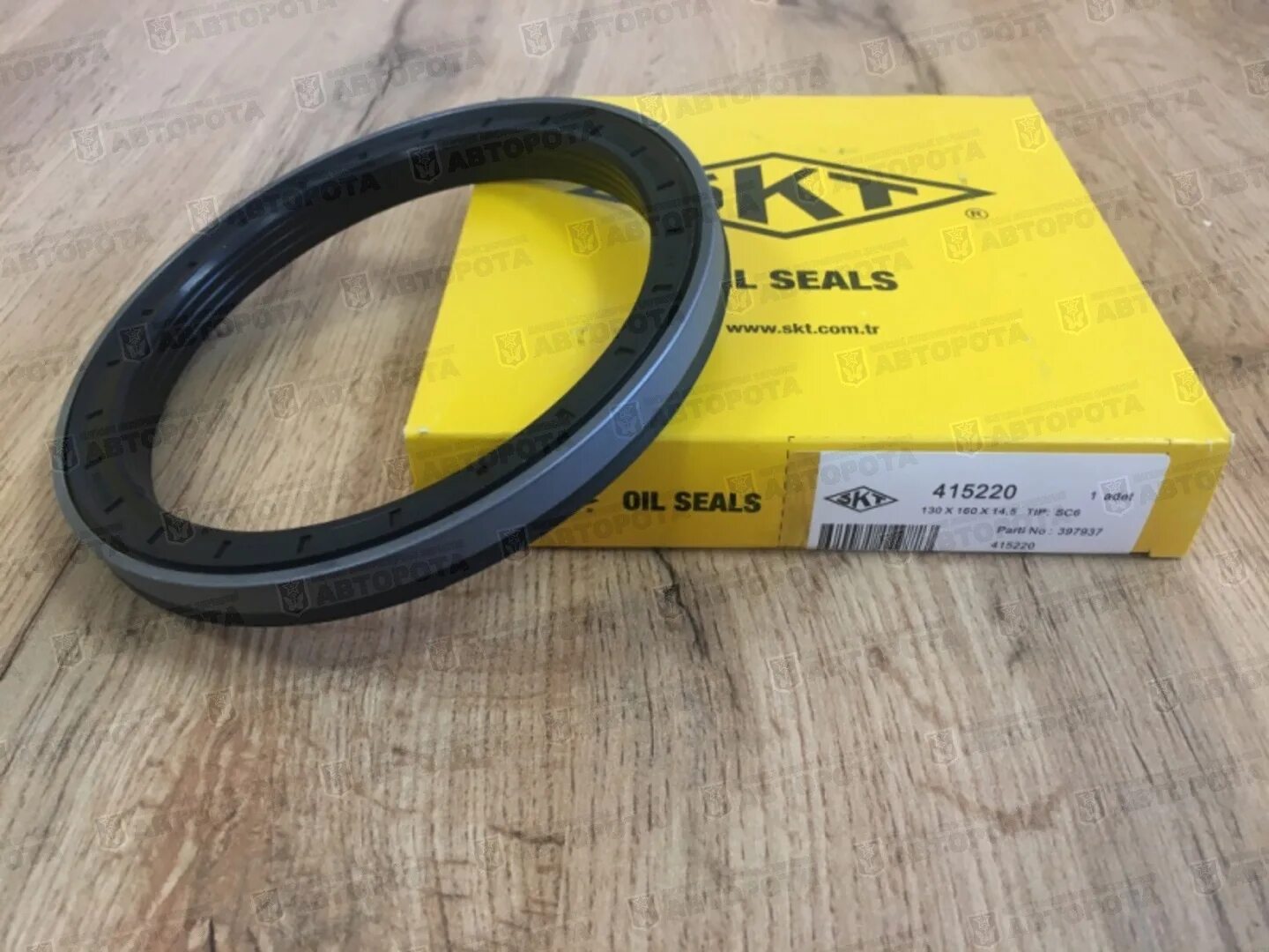 Манжета задней ступицы. Сальник ступицы 120х150 ивеко. Наружная манжета задней ступицы камаз 5320. Сальник ступицы уаз 220965. Сальник задней ступицы маз 4370.