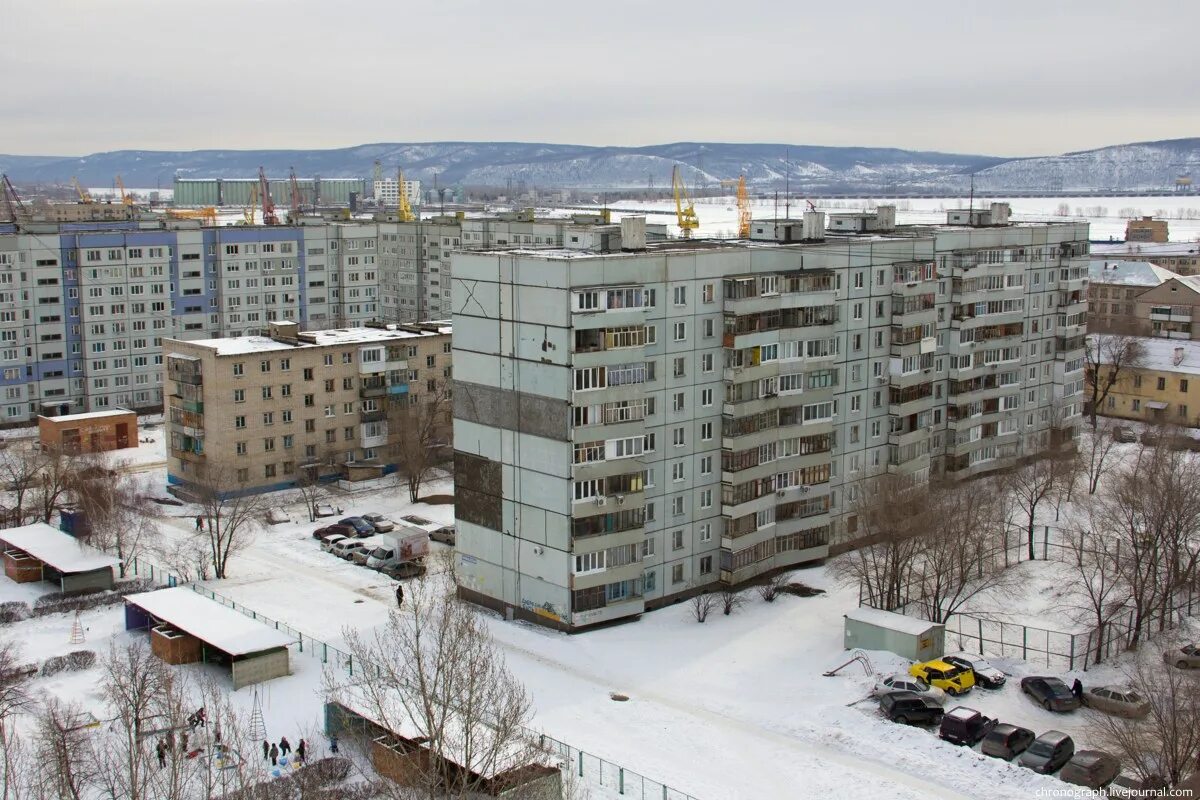 9-ти этажка ангарск. Старая 9 этажка. Советская 9 этажка. 9-ти этажки мурманск. Девятиэтажный двухподъездный панельный жилой дом.