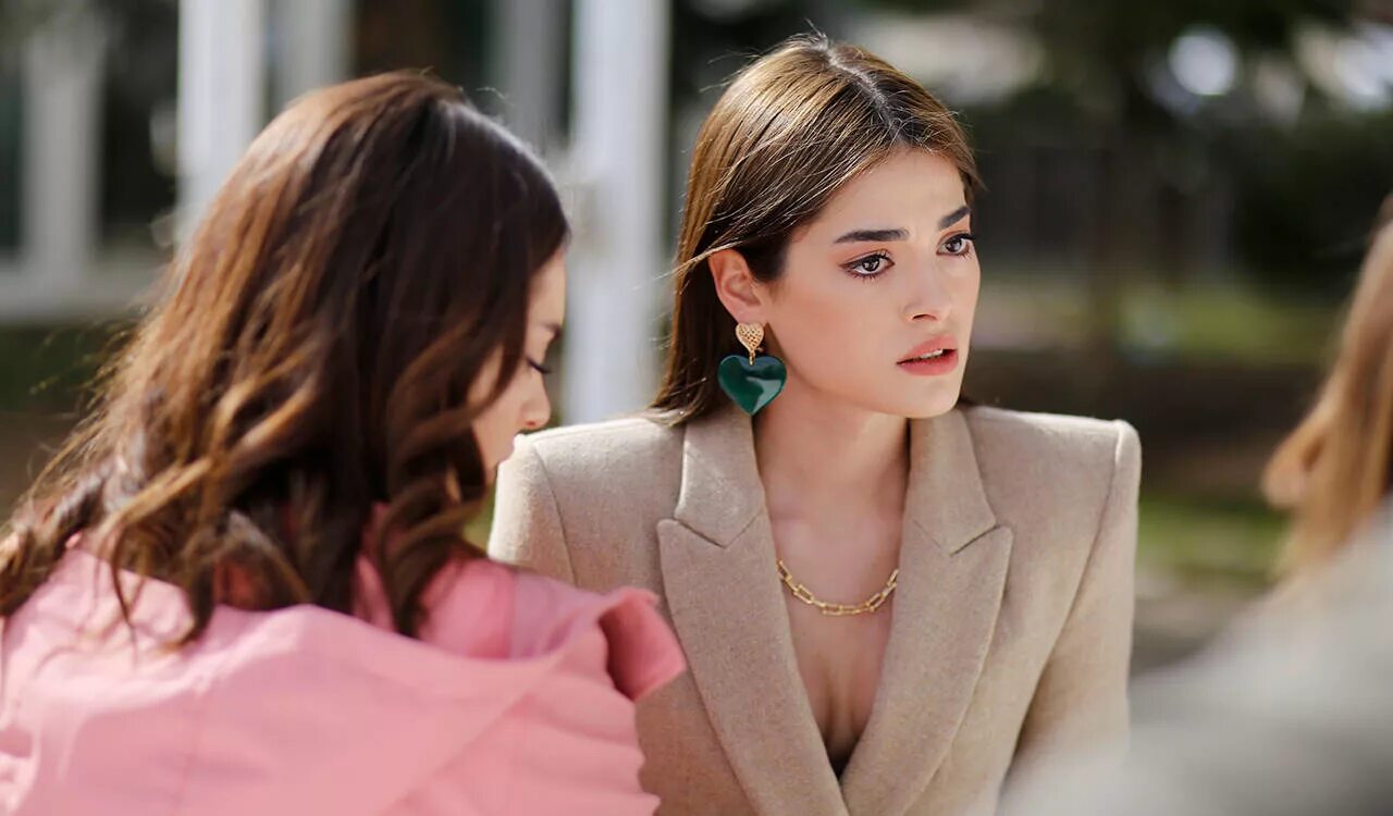 Дамла доброта. Дамла доброта. Дамла сонмез чукур эфсун +18. Дамла сонмез чукур. Дамла доброта.