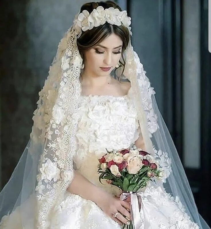 Либоси фата. Келин ере. Келин ере. Узбекские национальные свадебные платья. Шадози келин либослари 2021.