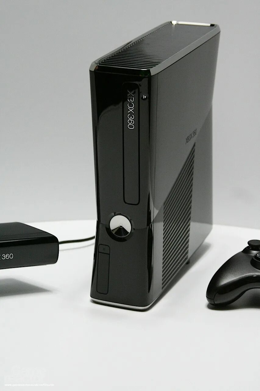Хбокс 360 бу. Xbox 360 Slim. Хбокс 360 слим. Xbox 360 Slim 2010. Xbox 360 Slim freeboot.