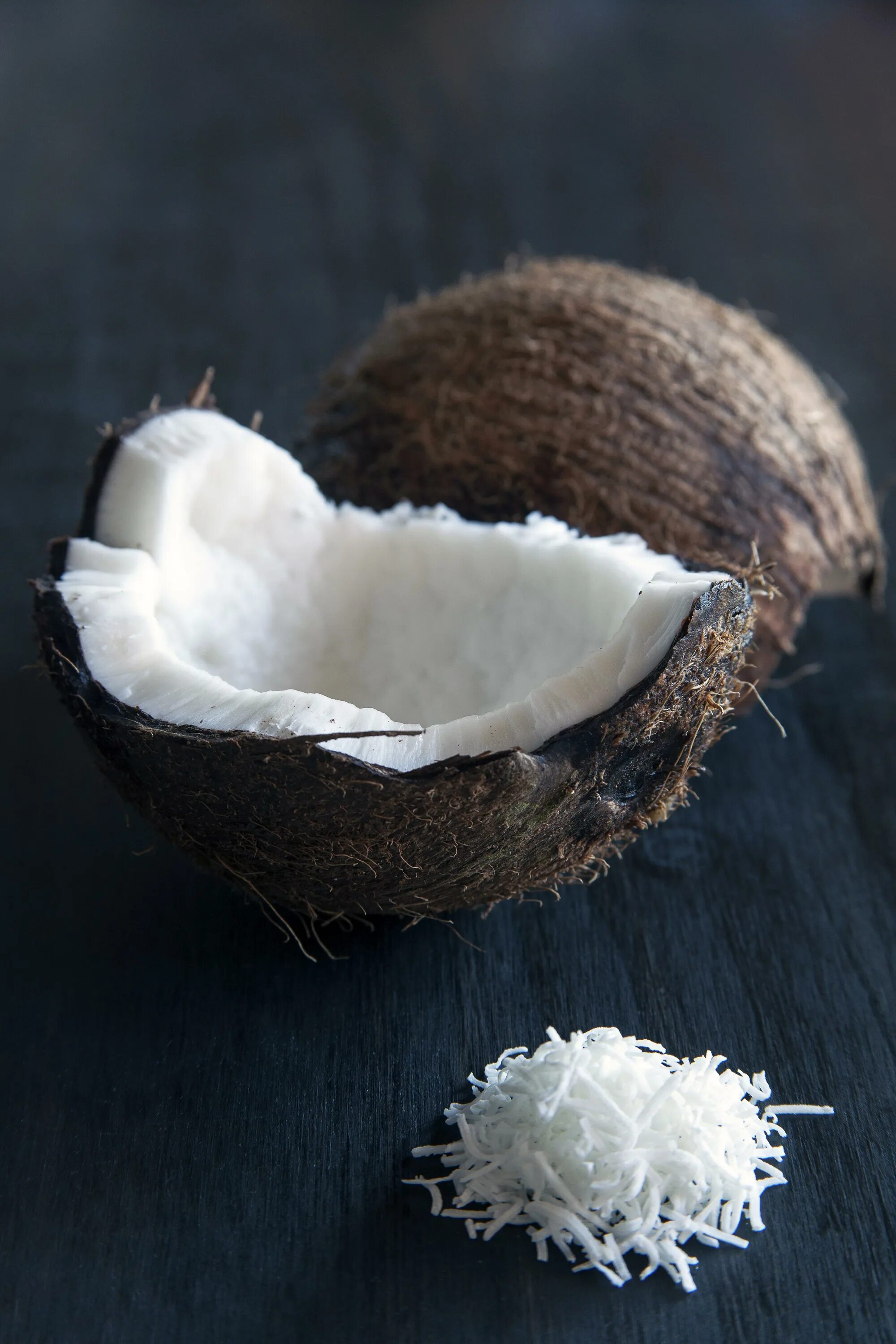 Кокосовый орех. Ароматизатор коньяк украса. Кокос на белом фоне. Кокос орех. Кокос на белом фоне.