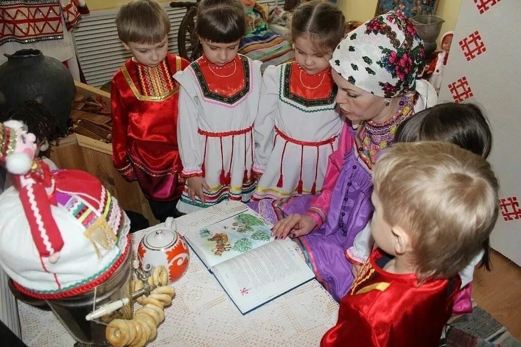 Воспитание к русской культуре. Приобщение детей к национальной культуре. фольклор в детском саду. народные традиции в детском саду. приобщения дошкольников к национальной культуре.
