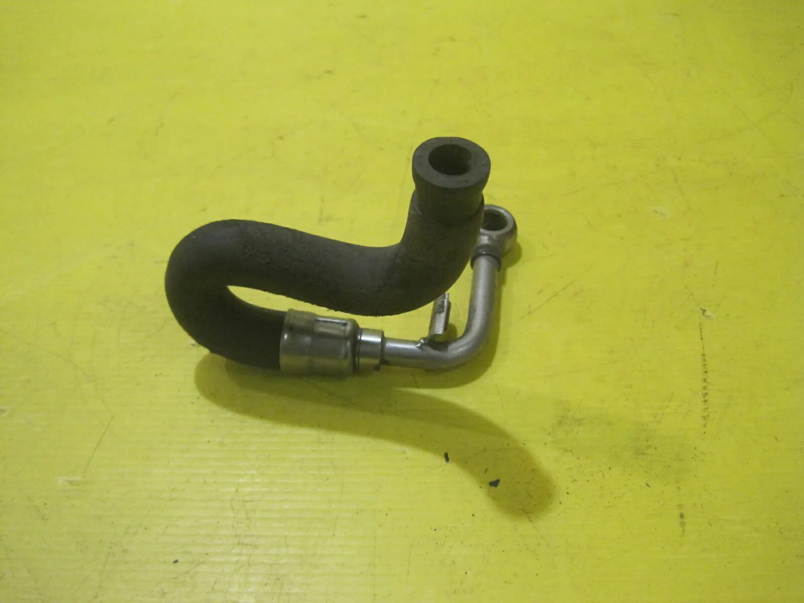 Трубка охлаждения турбины курсор 10. Трубка охлаждения турбины. Porter 1 тагаз трубка охлаждения. Трубка охлаждения турбины. Пассат б5 трубки турбины.