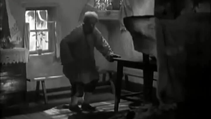 Старики издеваются над молодежью. Надругательство над детьми. Внучка издевается. Внучка издевается. Девочка на поводке.