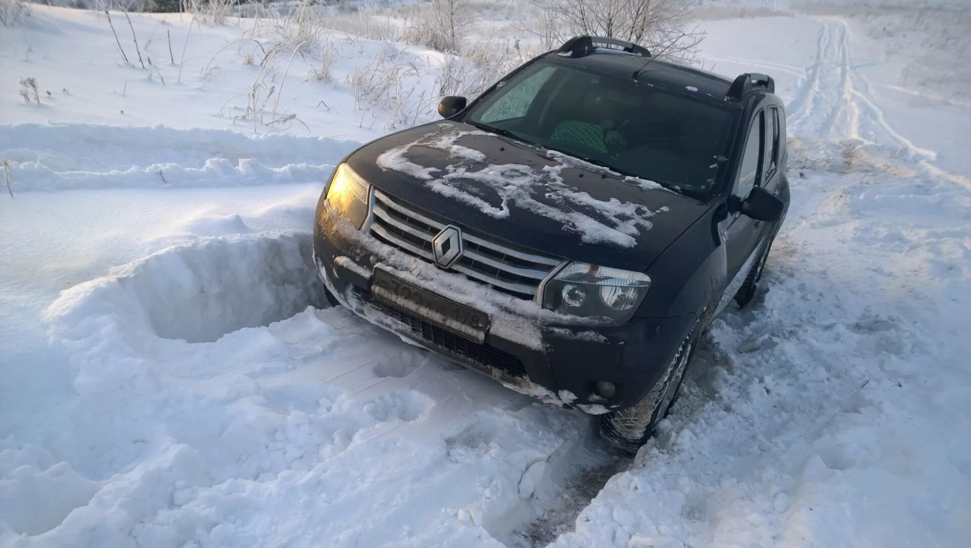 Рено дастер не заводится. Renault duster матовая дашка. Рено дастер почему холодно. Renault duster печка в ноги холодный воздух. Рено дастер почему холодно.