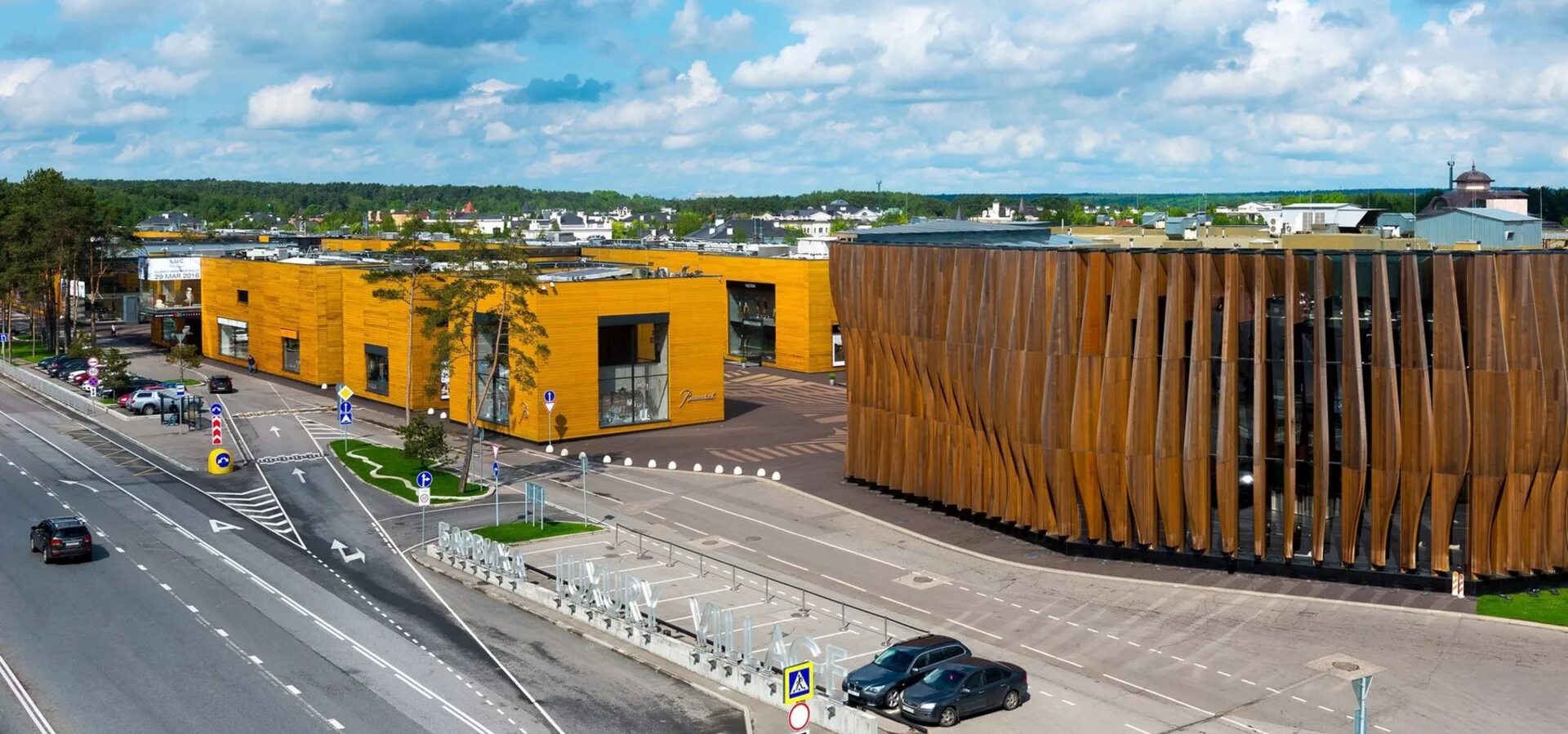 Барвиха тц. Москва барвиха luxury village. поселок барвиха вилладж. барвиха лакшери виладж концертный зал. барвиха luxury village бутики.
