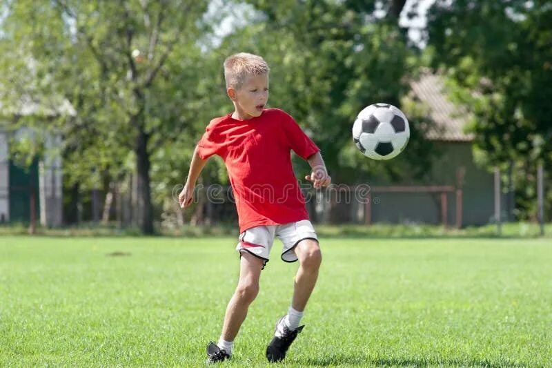 Детский футбол. Игра футбол. Дети футболисты. Спорт футбол дети. I will play football.