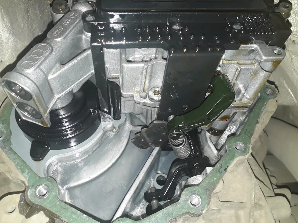 Замена вариатора а6 с5. Вариатор ауди а6 с6. эбу акпп ауди а6 с5. f125 датчик ауди. датчик первичного вала вариатора ауди а6 с6.