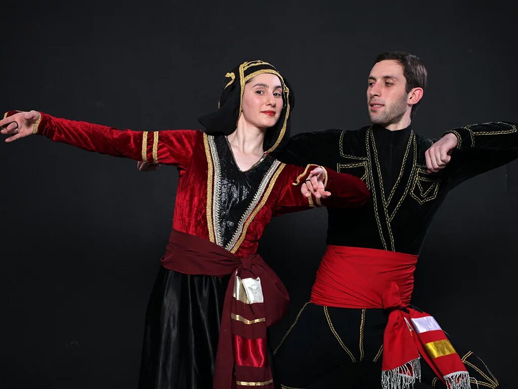 грузинский танец картули. батурай ансамбль сочи. горцы ансамбль лезгинка. ансамбль грузия лезгинка. горский грузинский танец.