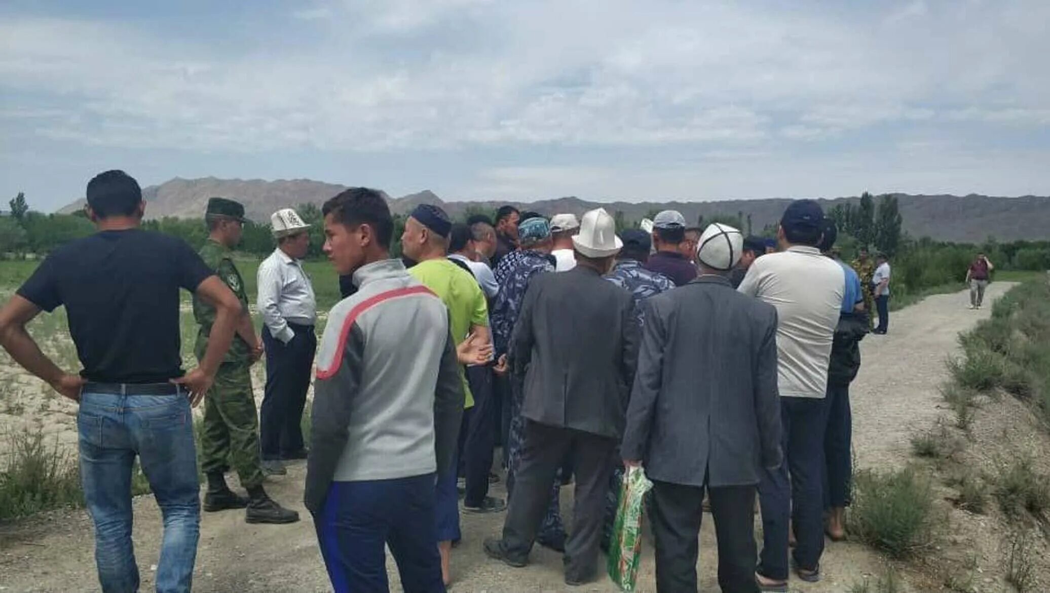 Ситуация с таджиками. Кыргызско-таджикская граница. Кыргызстан Таджикистан. Кыргызско таджикская граница конфликт.