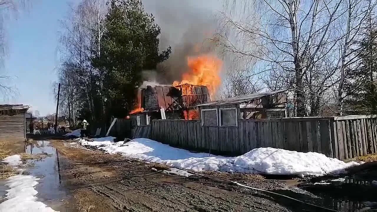 Пожар в Вологде сейчас на полевой в Лукьяново. Пожар в Лукьяново Вологда сегодня. Вологда окраины. Кипарисово горят дачи. Ролик вологда