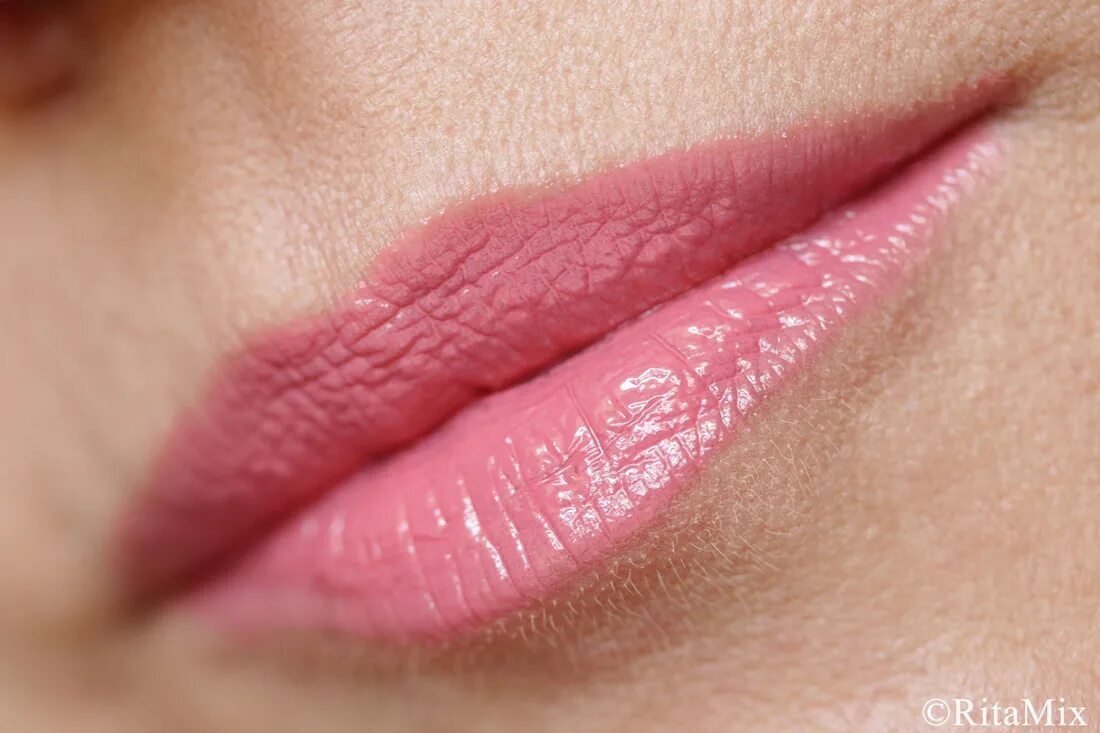 Дольче габбана 010 блеск для губ. Dolce lips. Dolce lips. Блеск дольче габбана. Блеск дольче габбана.
