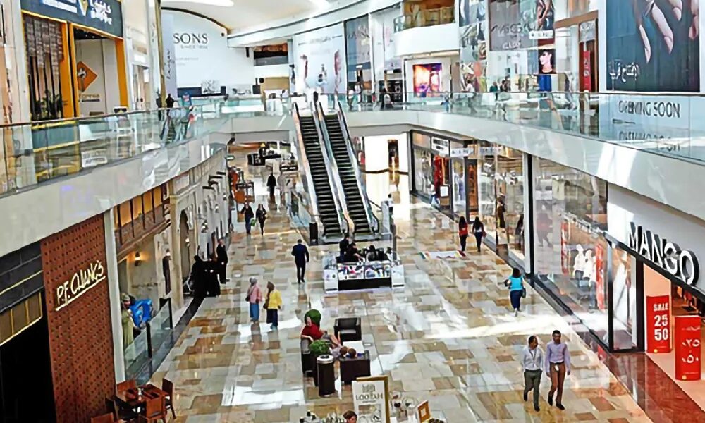 Торговый центр в сша. Дубай молл внутри. Дубай шопинг дубай мол. City mall важа пшавела. Дубай фестиваль молл.