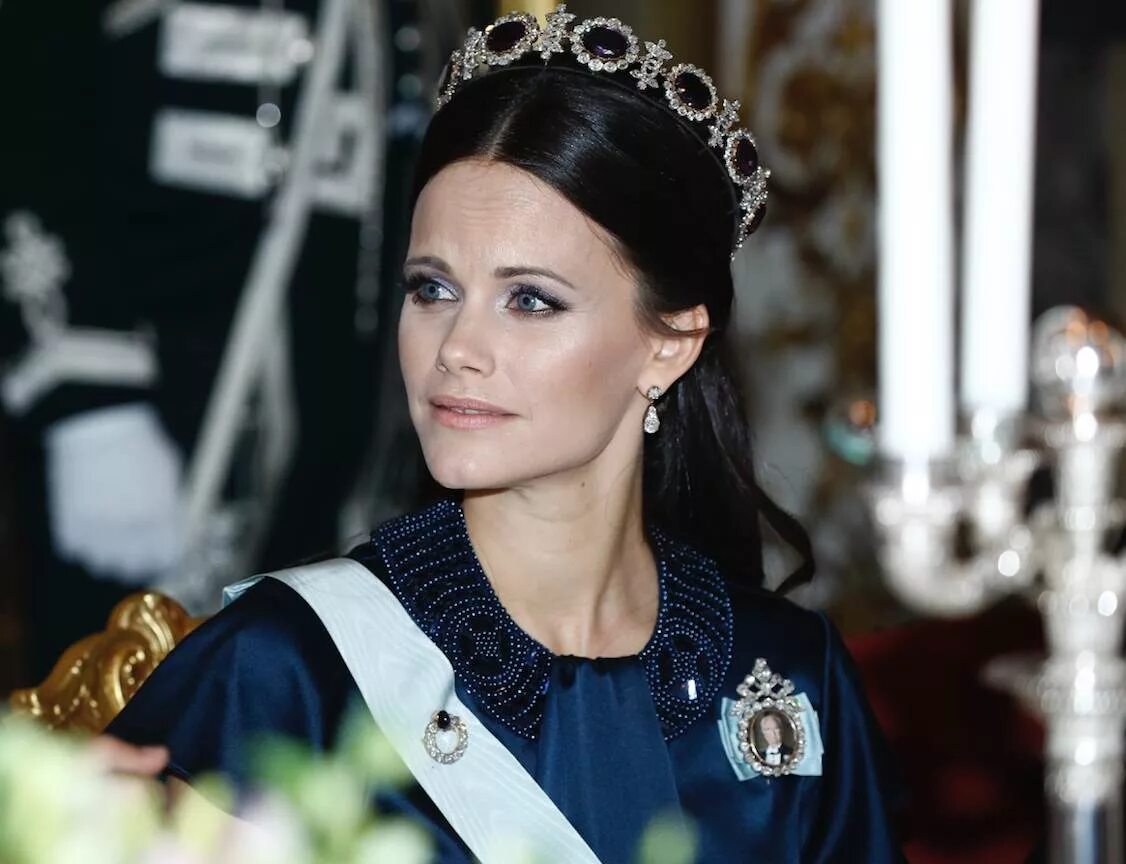 Герцогиня люксембурга мария тереза. Принцесса мадлен 2005. София, герцогиня вермландская в платье. Все принцессы и королевы. Кейт миддлтон в диадеме.