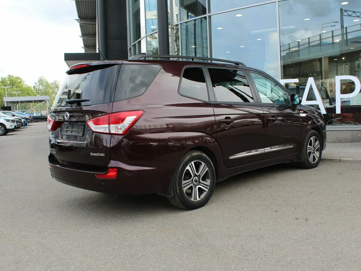 Санг енг ставик купить. SSANGYONG Stavic Rodius 2021. Санг енг Ставик 2014. SSANGYONG Stavic 2020. SSANGYONG Stavic 2014 красный.