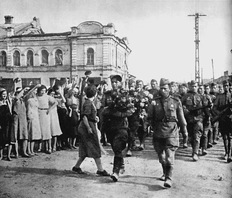 Курская область почти освобождена. Освобождение города Орел август 1943. Освобождение города орла 5 августа 1943 года. Освобождение горла 1943 год. Город Орел 1941-1943 годы освобождение.