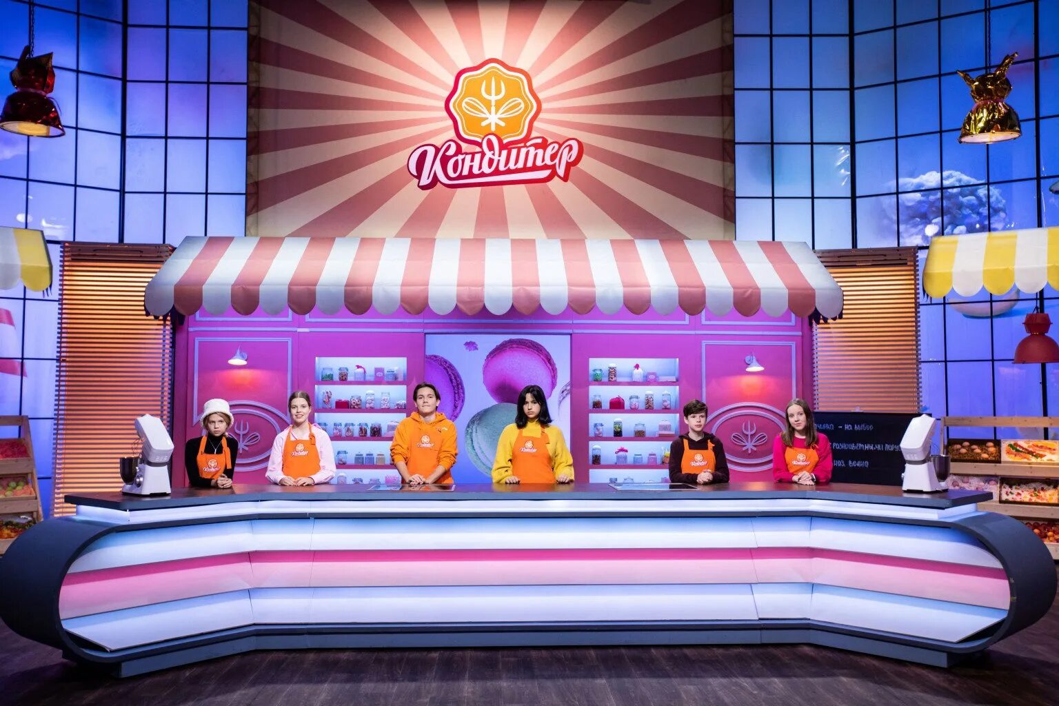 Пятница телеканал кондитер дети. 03. Шоу кондитер дети. Мастер кондитер пятница 19. Мастер кондитер пятница 19.
