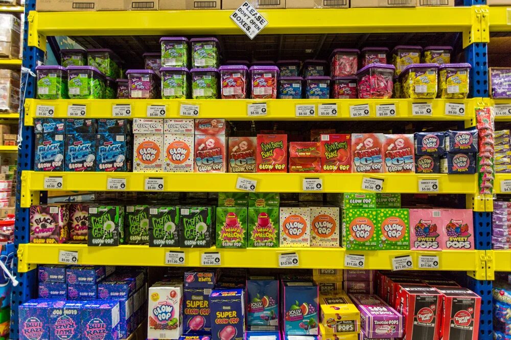 Конфеты джоли ранчерс. Raspberry candy. Candy warehouse. Candy warehouse. Cinnamon candies.