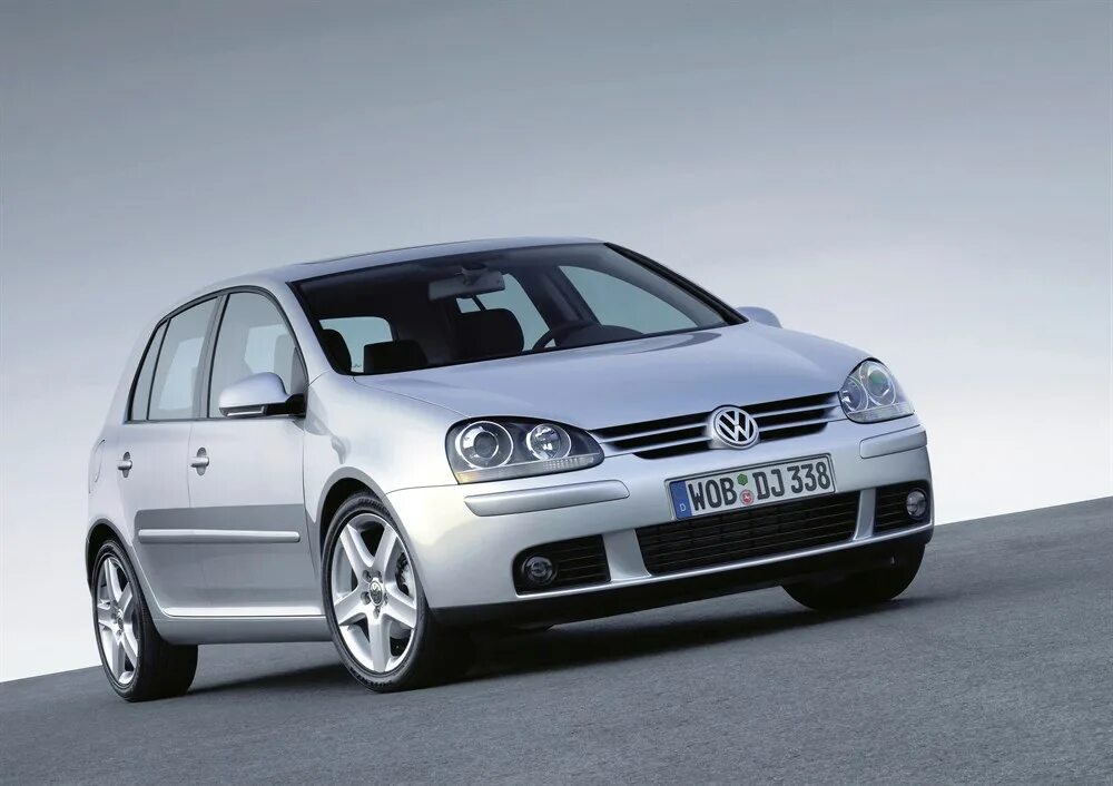 Гольф машина купить. Фольксваген гольф 5. Volkswagen гольф 5. Фольксваген гольф 5 и гольф +. VW Golf v 2003-2009.