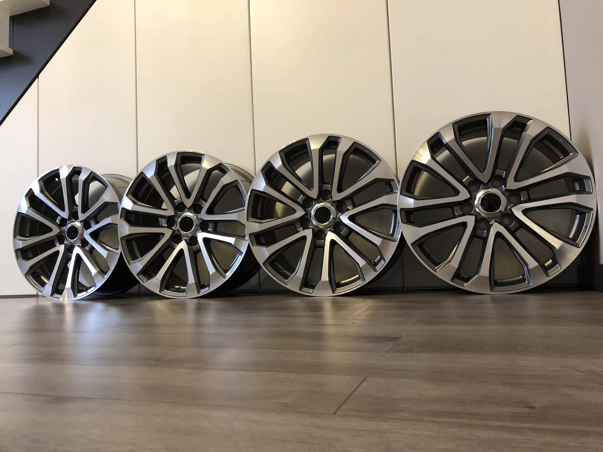 Диски 18 радиус б у. Диски r20 toyota prado. тойота прадо диски r20. диски toyota land cruiser prado r18. диски тойота прадо 150 r18 оригинал.