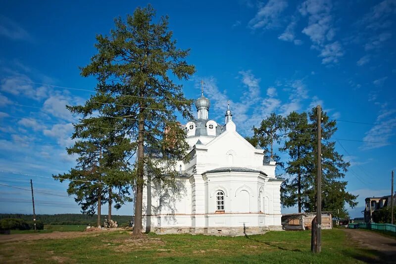 Село сура пинежский район. Никольский храм Сура Пинежский район. Храм в Суре Пинежского района Архангельской области.